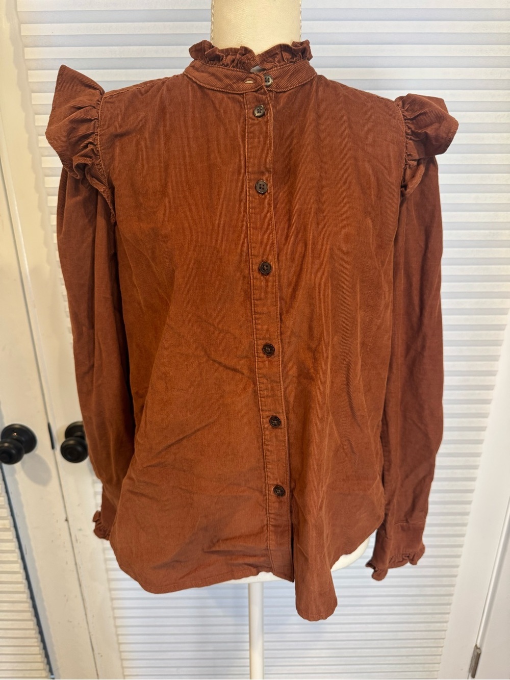 GAP Women's Rust Corduroy Button-Front Ruffle Shoulder Blouse CB1061